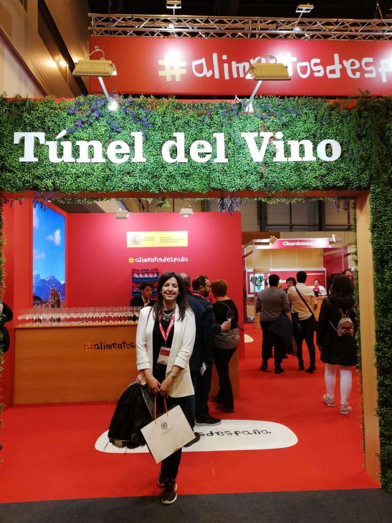 Túnel del vino en el salón gourmet