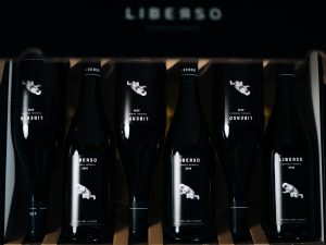 Con cada lote de añadas comprado, 12 euros van contra el covid19