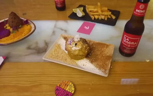 Tapa de la ruta Tapamundi y cervezas